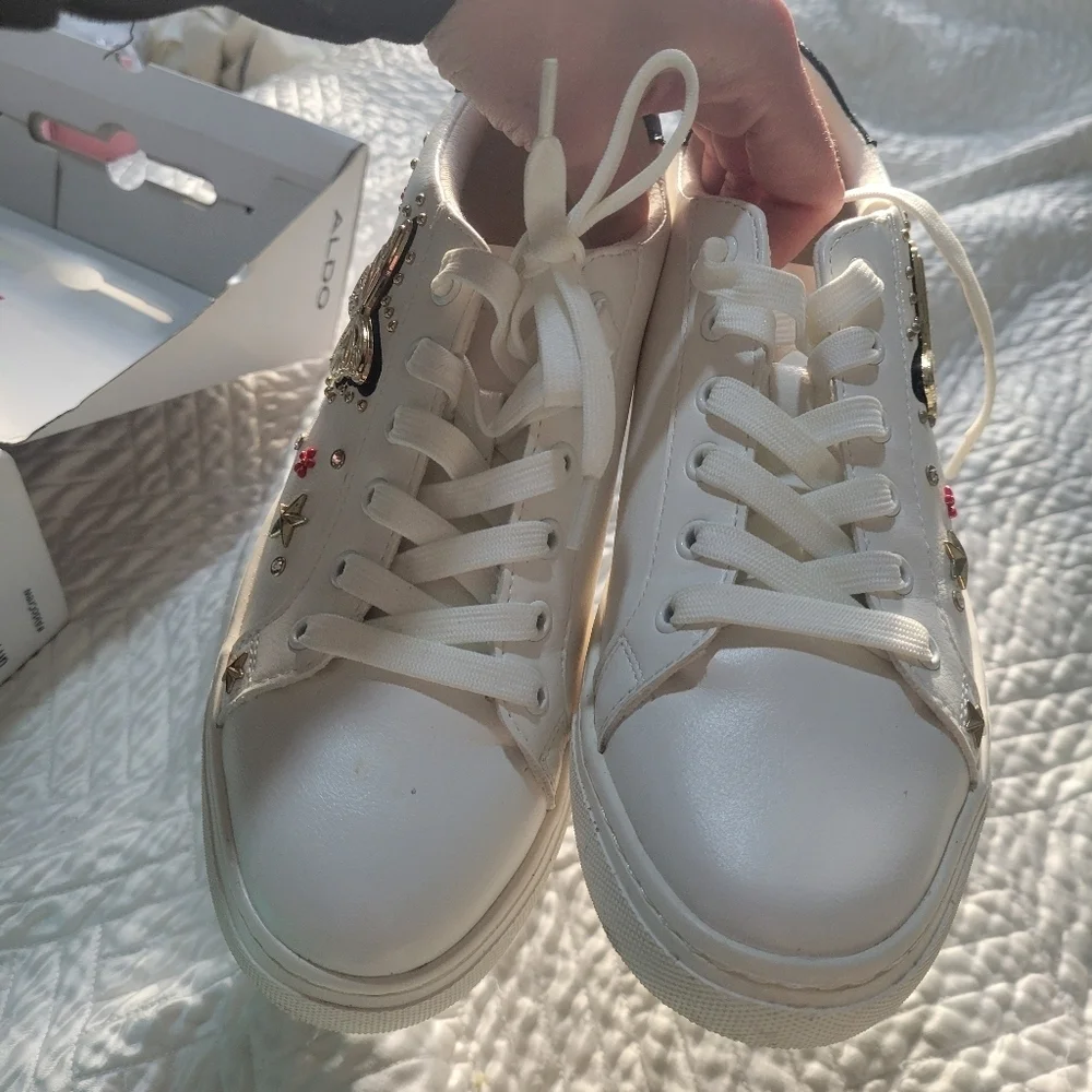 ALDO White Butterfly Embellished Sneakers Gold Studded Size 7 Like New